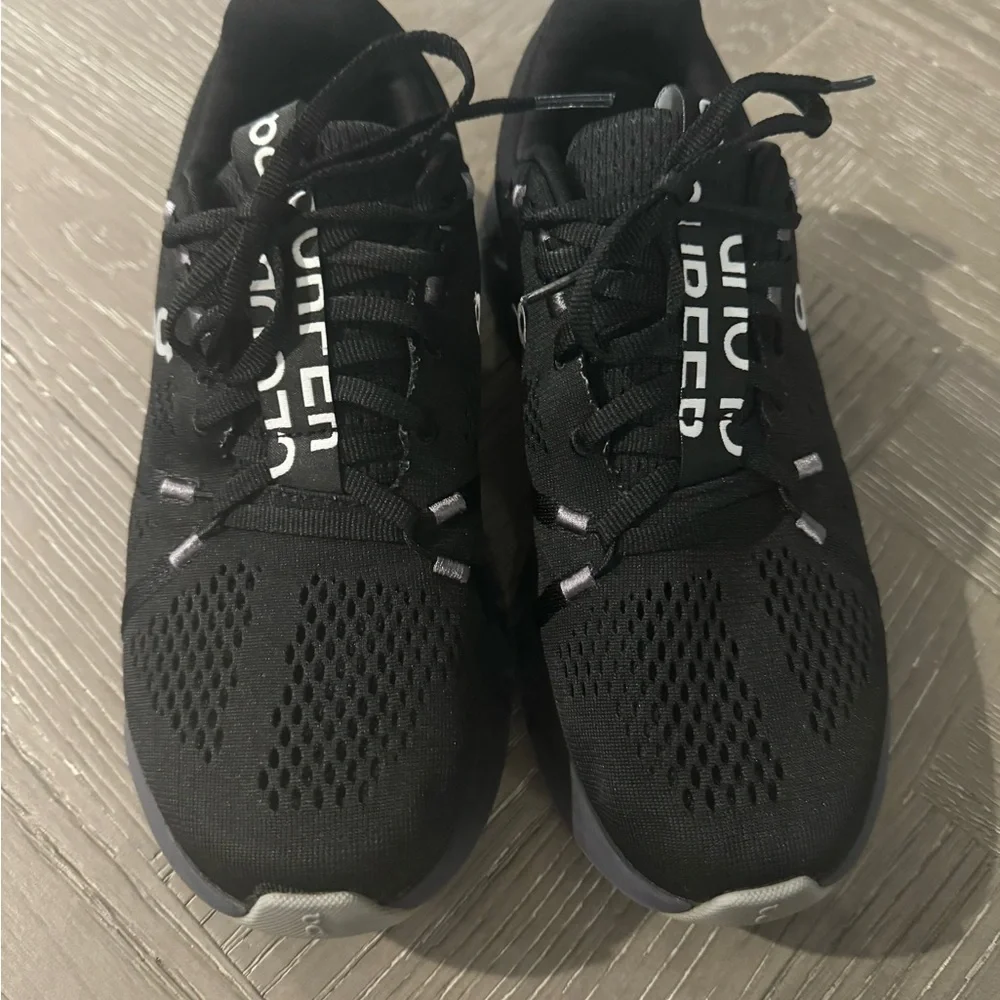 On running shoes - Picture 2 of 4